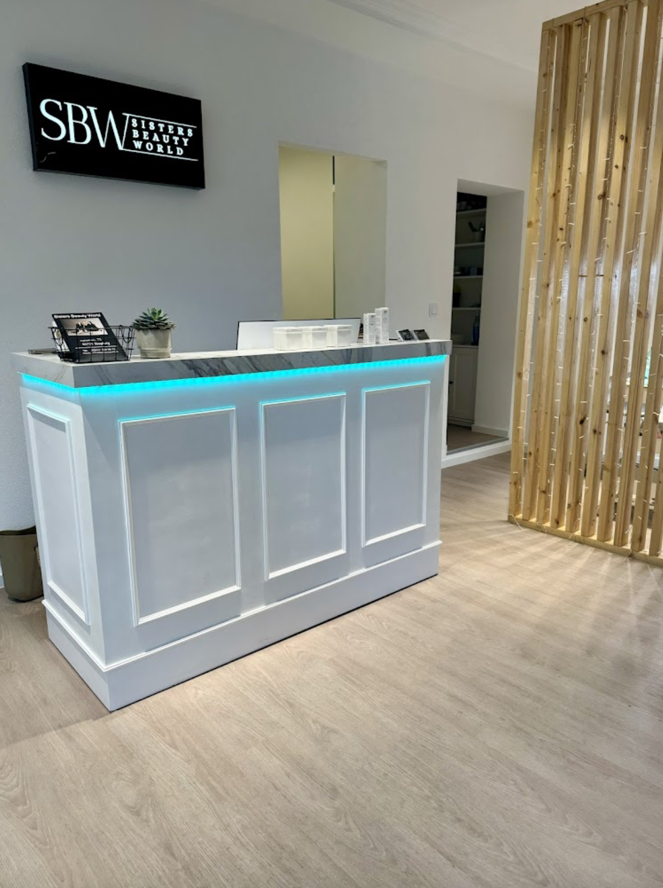 Sisters Beauty World Studio in Siegburg